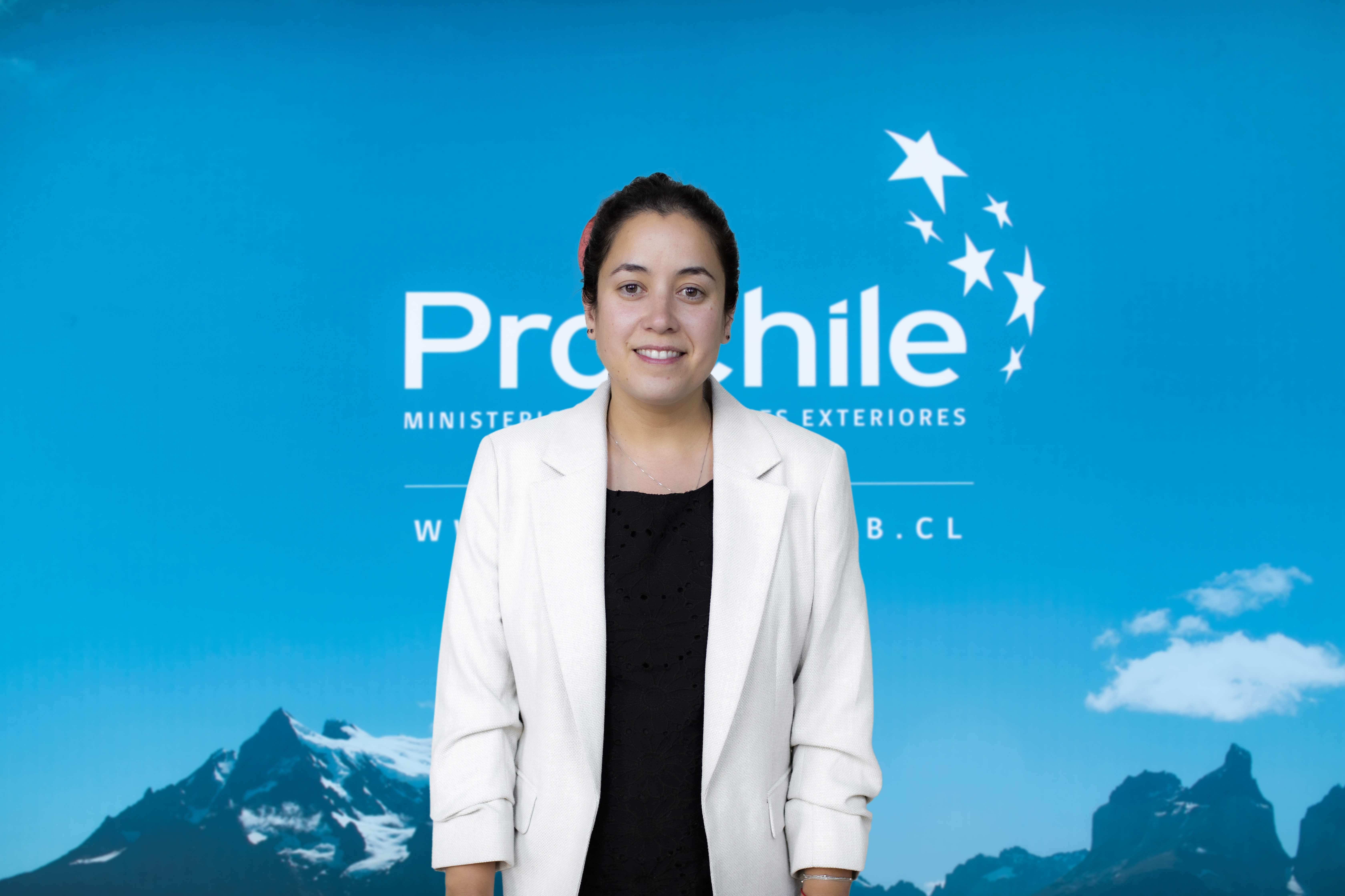 https://www.prochile.gob.cl/docs/default-source/comunicaciones-2025/fotos/marcia-rojas-directora-regional-de-prochile-antofagasta4dcefe43-240c-45d5-aacc-a63b42d9ad40.jpg?sfvrsn=f50c9ae3_1