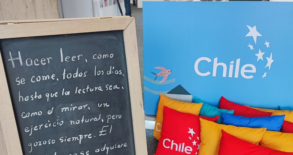 Foto del stand de la FILBO 2023 de ProChile