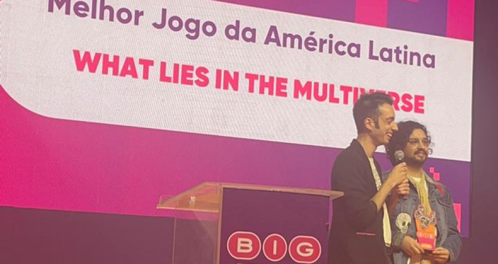 Foto de los ganadores al premio de mejor videojuego latinoamericano en Big Festival 2023
